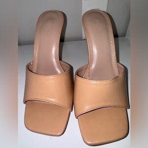 Women size 6 nude heels - f21